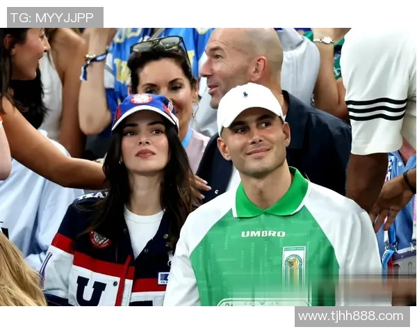 足球明星与肯豆的浪漫邂逅揭示了运动与时尚的完美结合 足球明星与肯豆的浪漫邂逅揭示了运动与时尚的完美结合