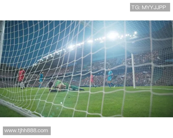 足球明星带球动作精彩瞬间展现球场魅力与技术之美 足球明星带球动作精彩瞬间展现球场魅力与技术之美