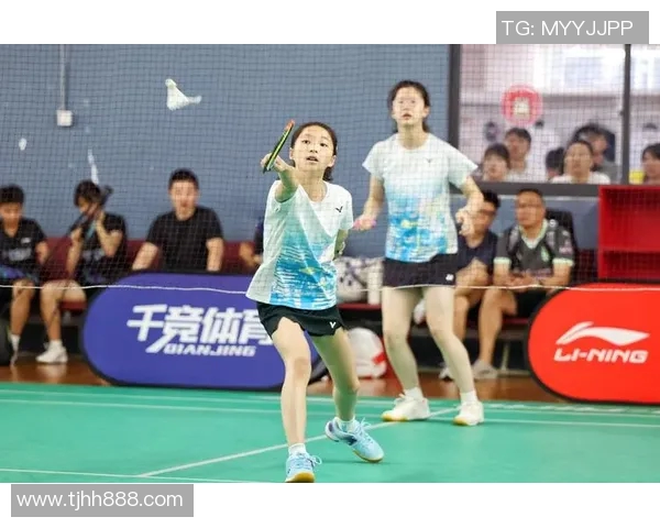 成都羽毛球队在大满贯赛中的默契配合与精彩表现分析 成都羽毛球队在大满贯赛中的默契配合与精彩表现分析