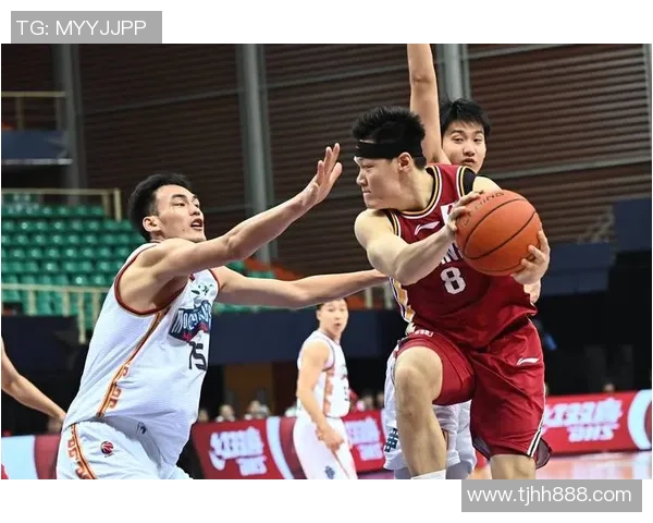 南京篮球队在全国锦标赛积分榜上以53分稳居第一位置，表现抢眼